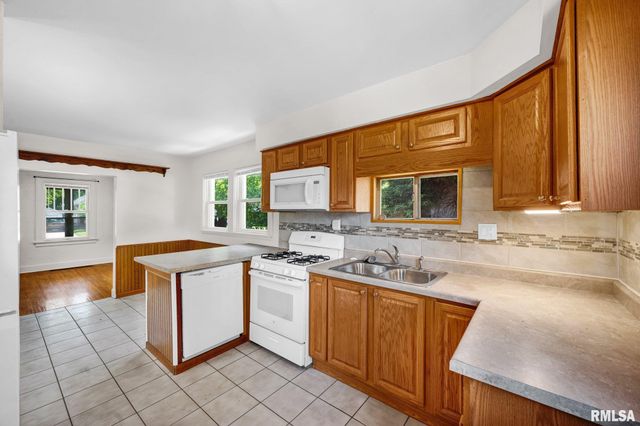 1413 W GILBERT Avenue, Peoria, IL 61604