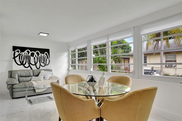 1220 NE 8th St, Pompano Beach, FL 33060