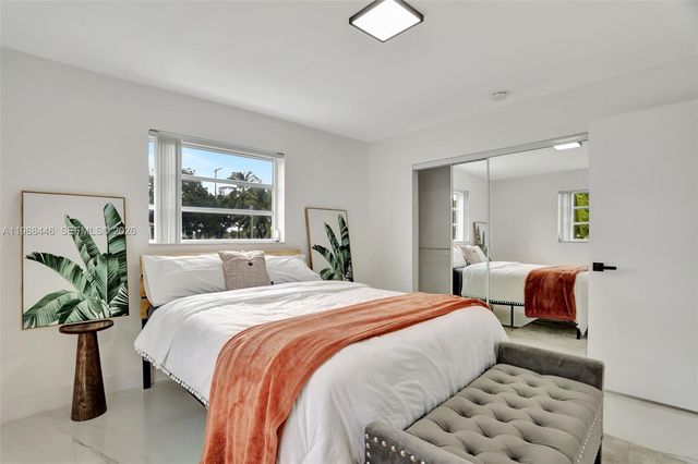 1220 NE 8th St, Pompano Beach, FL 33060