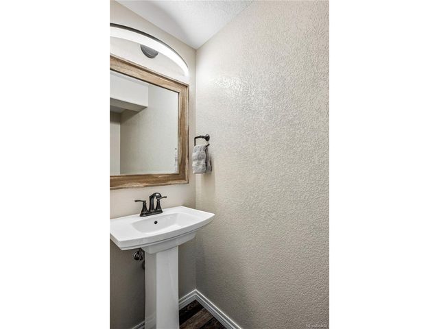 18772 E Powers Dr, Aurora, CO 80015