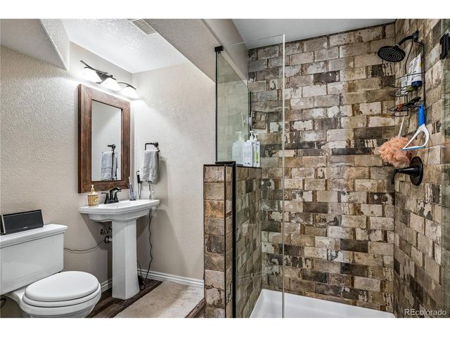 18772 E Powers Dr, Aurora, CO 80015