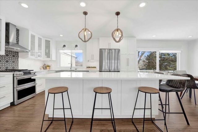 1632 Village Green Court, Deerfield, IL 60015