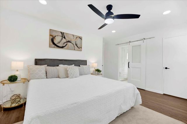 1632 Village Green Court, Deerfield, IL 60015