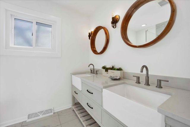 1632 Village Green Court, Deerfield, IL 60015