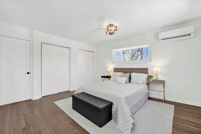 1632 Village Green Court, Deerfield, IL 60015