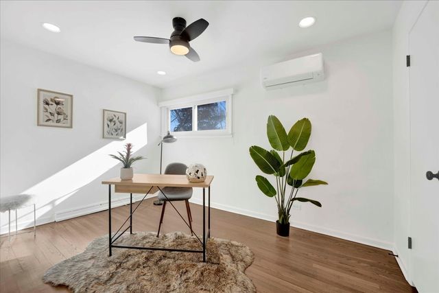 1632 Village Green Court, Deerfield, IL 60015