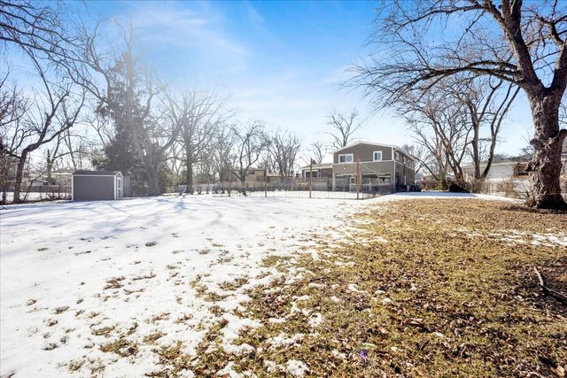 1632 Village Green Court, Deerfield, IL 60015