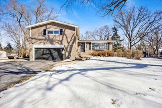 1632 Village Green Court, Deerfield, IL 60015