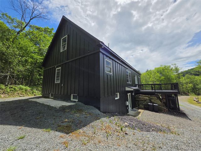 1227 Gulf Road, Callicoon Center, NY 12724