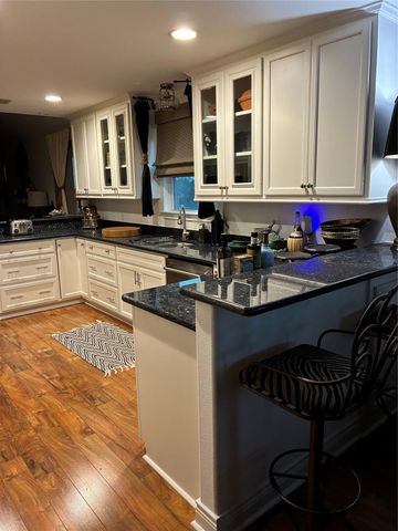 246 Debbie Lane, San Leon, TX 77539