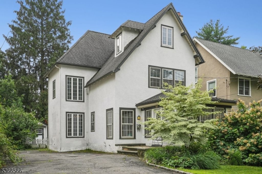 56 Salter Pl, Maplewood Twp., NJ 07040