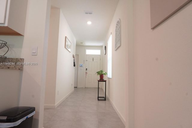 10770 SW Vasari Way, Port St. Lucie, FL 34987