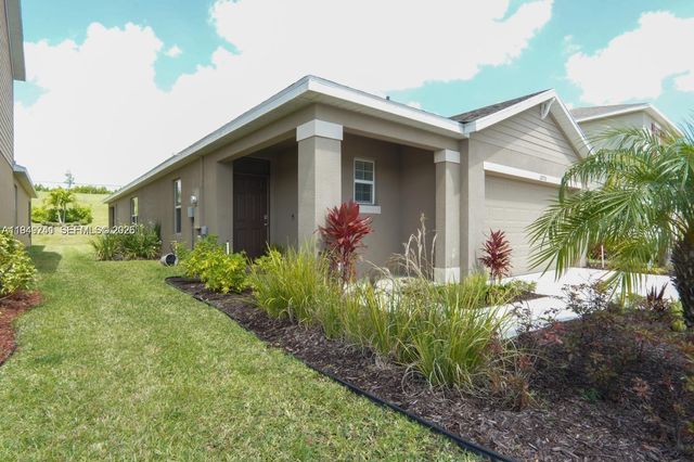 10770 SW Vasari Way, Port St. Lucie, FL 34987