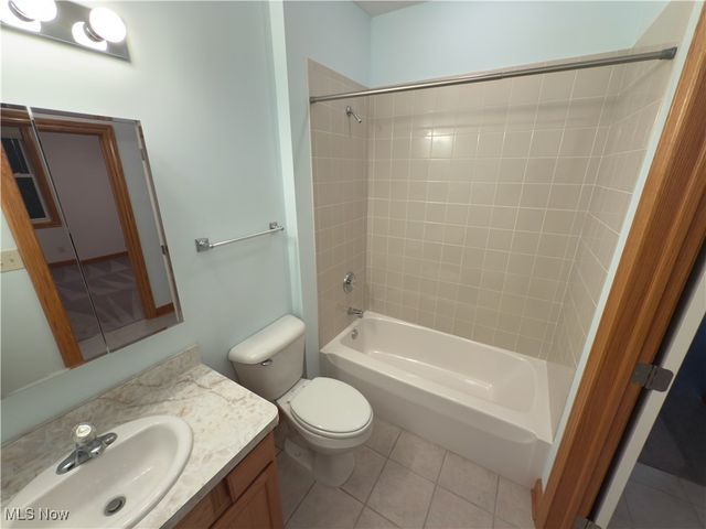 10281 River Run Lane, North Royalton, OH 44133