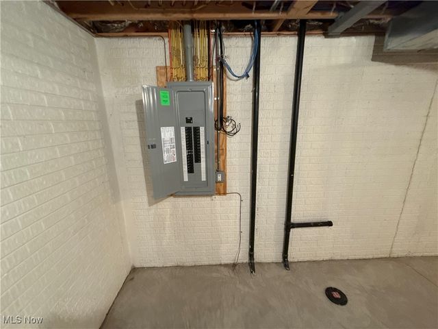 10281 River Run Lane, North Royalton, OH 44133