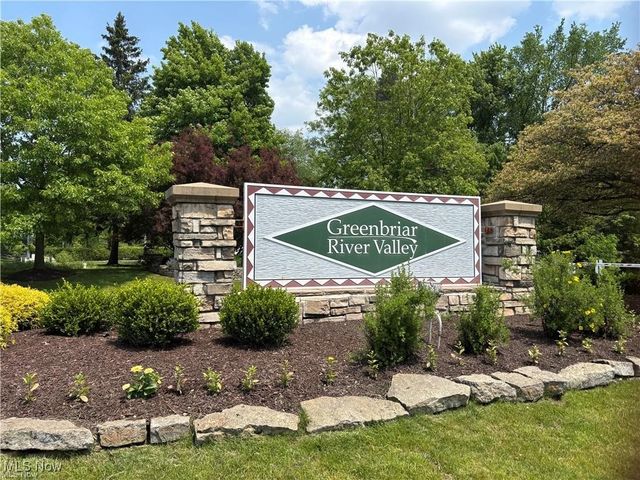 10281 River Run Lane, North Royalton, OH 44133