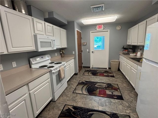 10281 River Run Lane, North Royalton, OH 44133