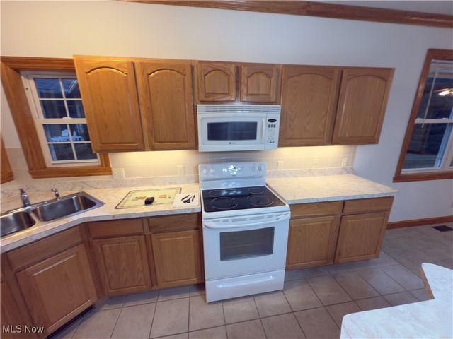 10281 River Run Lane, North Royalton, OH 44133