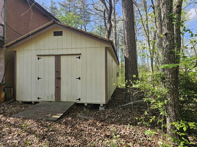 581 N 50th Ave, Gruetli Laager, TN 37339