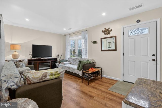 12306 WOODLAWN CT, Woodbridge, VA 22192
