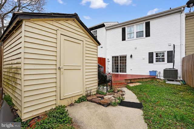 12306 WOODLAWN CT, Woodbridge, VA 22192