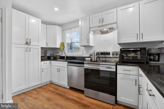 12306 WOODLAWN CT, Woodbridge, VA 22192