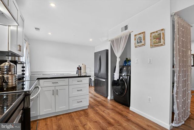 12306 WOODLAWN CT, Woodbridge, VA 22192