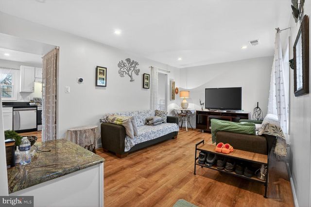 12306 WOODLAWN CT, Woodbridge, VA 22192