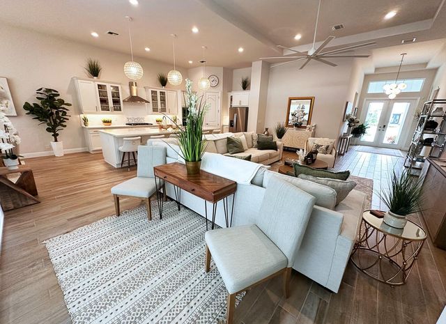 10027 Timber Crk Way, Palm Beach Gardens, FL 33412