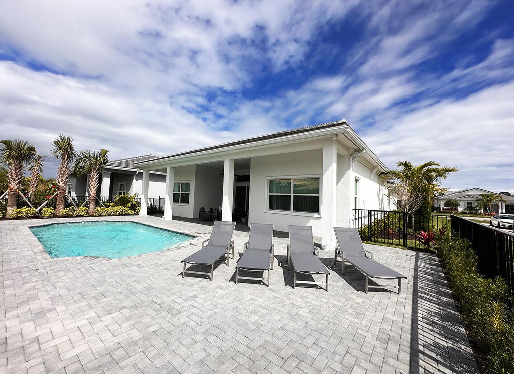 10027 Timber Crk Way, Palm Beach Gardens, FL 33412