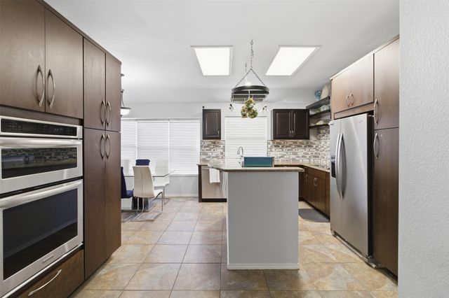 2707 Rocky Creek Drive, Mansfield, TX 76063