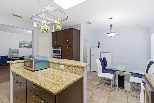 2707 Rocky Creek Drive, Mansfield, TX 76063