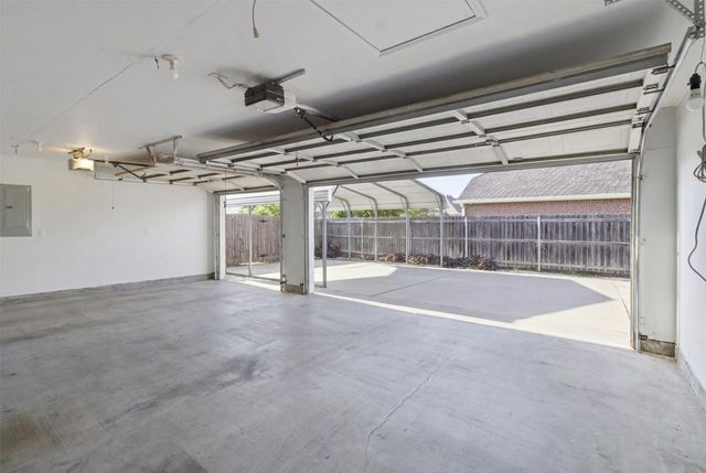 2707 Rocky Creek Drive, Mansfield, TX 76063