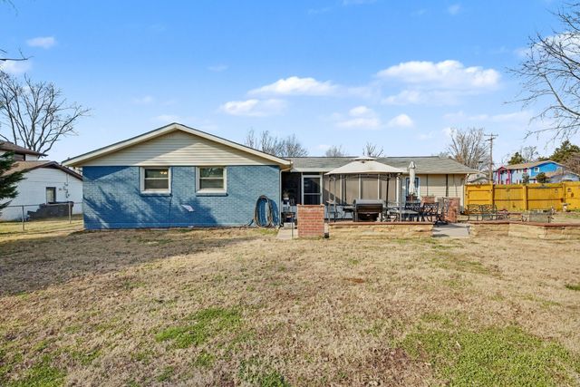 1922 Shelley St, Murfreesboro, TN 37129