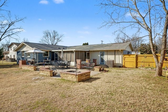 1922 Shelley St, Murfreesboro, TN 37129