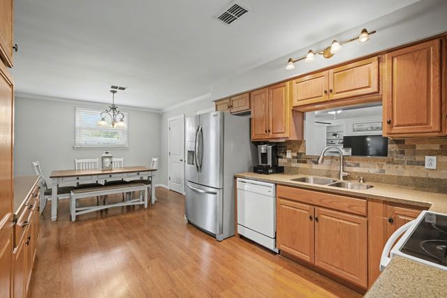 1922 Shelley St, Murfreesboro, TN 37129