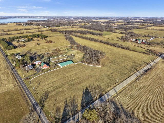 4595 Mahoney Road, Mcfarland, WI 53558