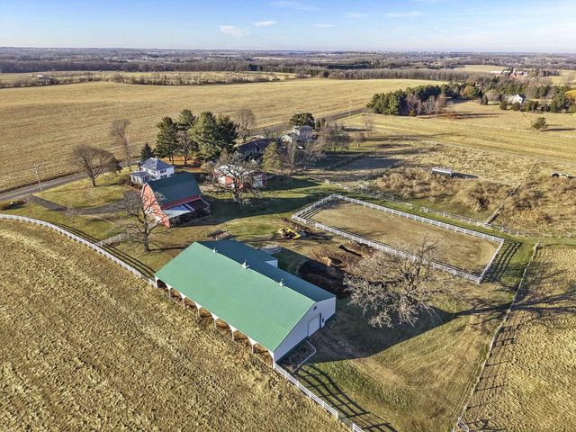 4595 Mahoney Road, Mcfarland, WI 53558