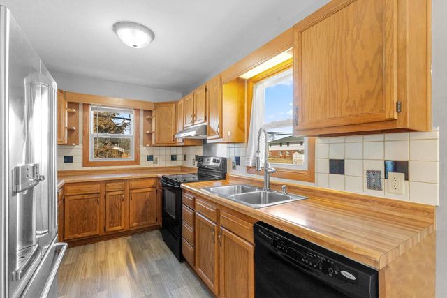 853 Genesee STREET, Waukesha, WI 53186