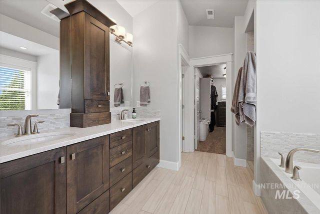 2482 E Taormina, Meridian, ID 83642