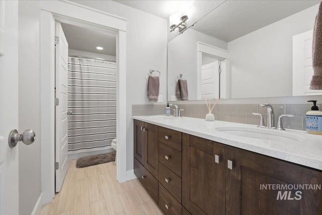 2482 E Taormina, Meridian, ID 83642