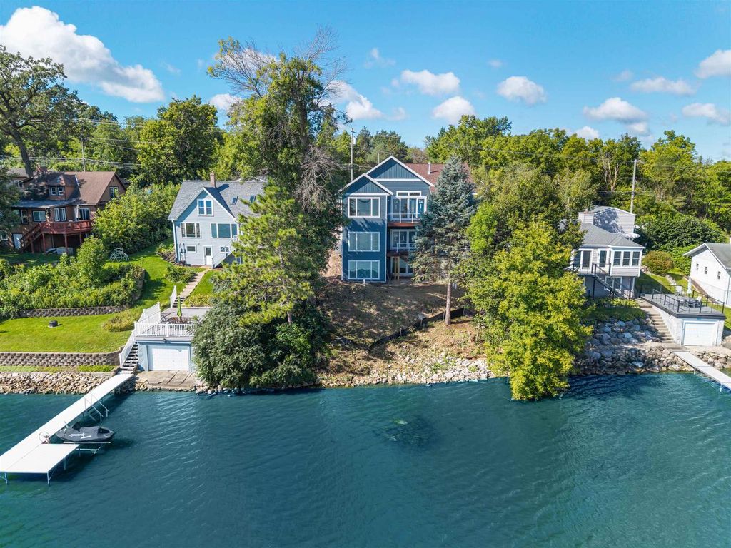 2052 Barber Drive, Stoughton, WI 53589