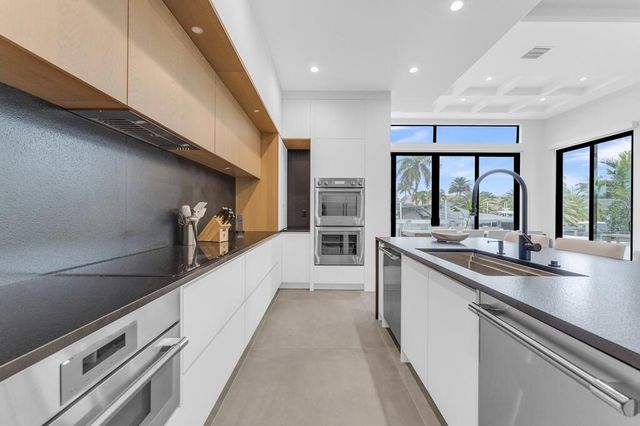 923 Eve Street, Delray Beach, FL 33483