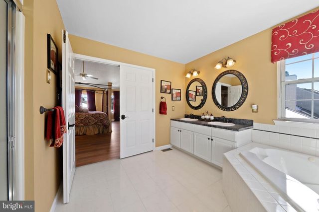 81 KINGSBRIDGE DR, Lumberton, NJ 08048