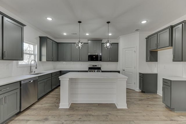 1003 Lakeview, Commerce, GA 30529