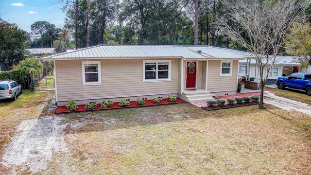 2205 Gillis St, Palatka, FL 32177