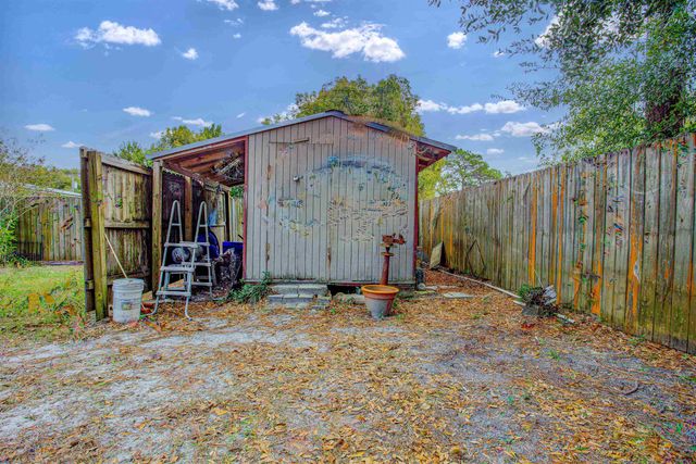 2205 Gillis St, Palatka, FL 32177