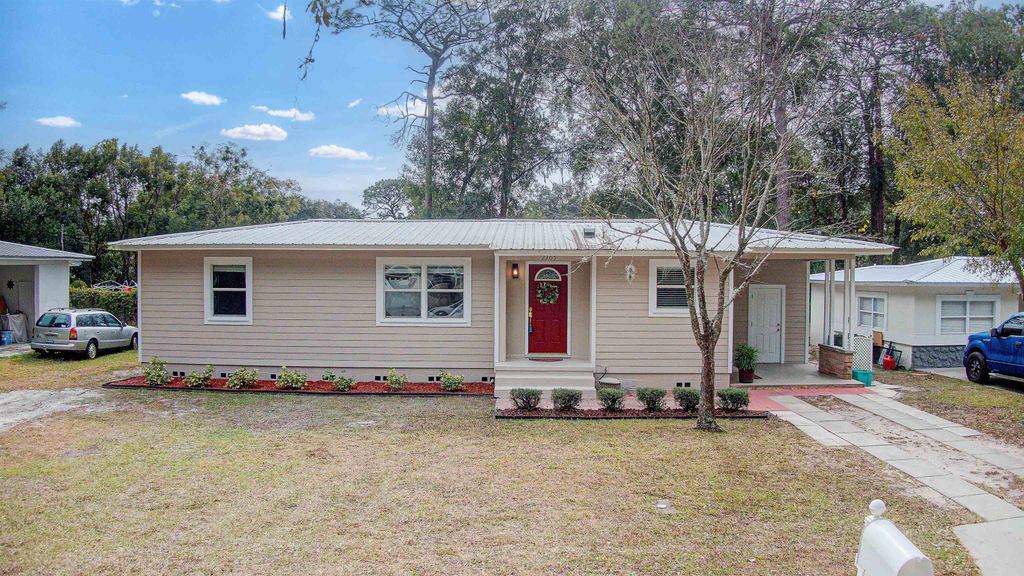 2205 Gillis St, Palatka, FL 32177