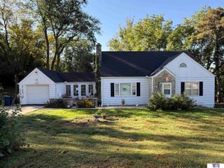 2405 Sidney Street, Bellevue, NE 68005