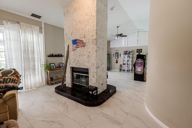 1282 SW Bent Pine Cove, Port St Lucie, FL 34986